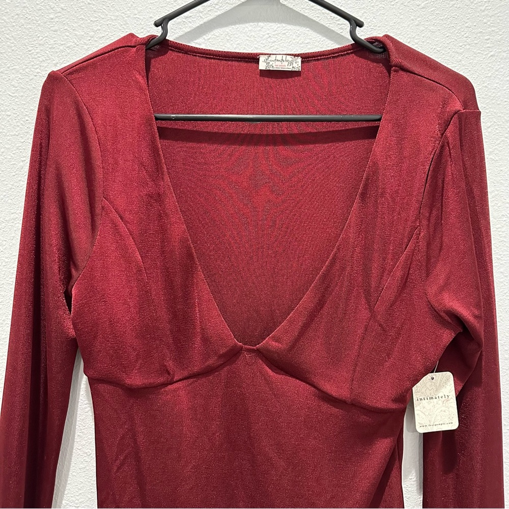NWT Free People Sleek Essentials Layering Top Very Berry Deep V Plunge long - Picture 4 of 5
